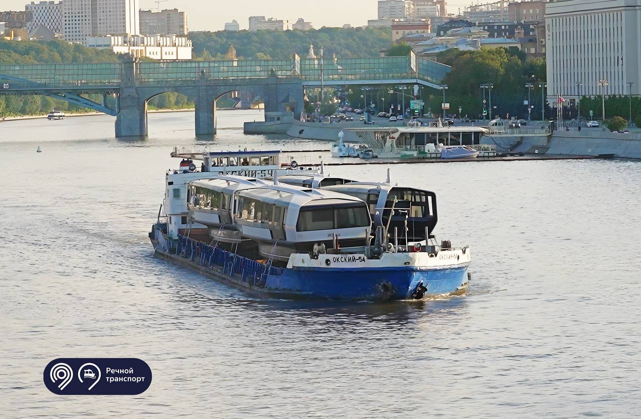 В Москву прибыли 5 новых плавучих причалов и 4 электросудна для регулярных речных маршрутов